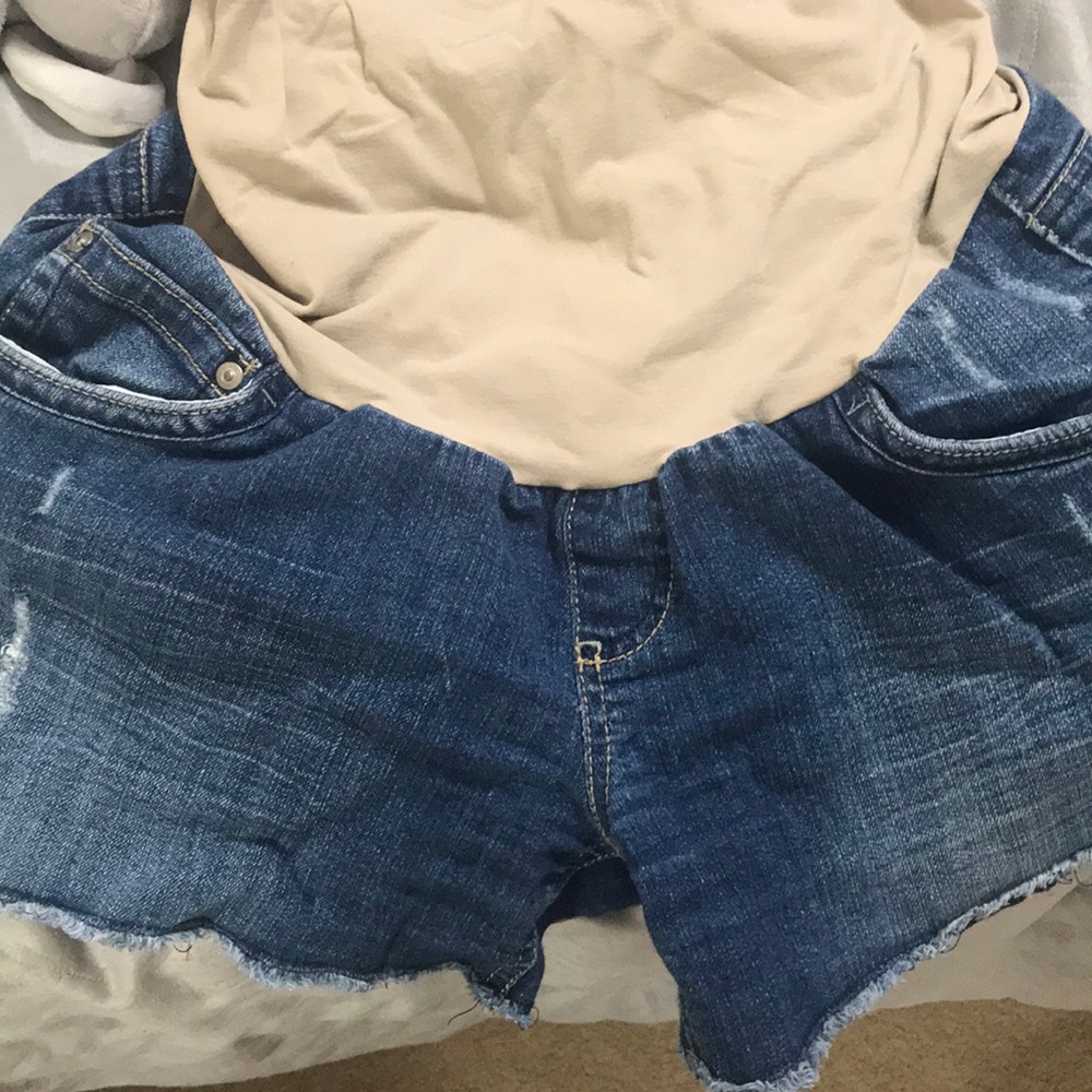 Maternity shorts